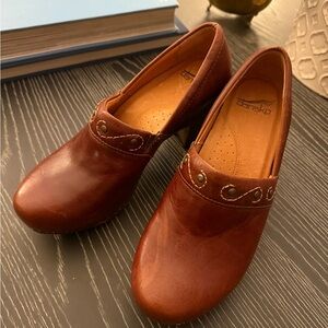 Dansko Riki Clog Heel Shoes Brown Leather Studded Slip On Womens 38